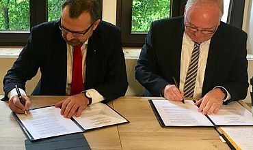 Vertragsunterzeichnung in Philippus 2018