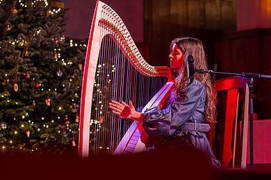 Konzert in der Philippuskirche, "Aurelia" an der Harfe