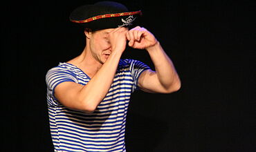Gerno Knall verkleidet als "Popeye, der Matrose"