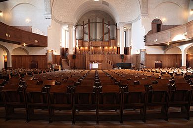 Innenansicht der Philippuskirche, Blick auf den Altar